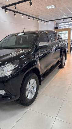 TOYOTA HILUX 2.8 SRV 4X4 CD 16V DIESEL 4P AUTOMÁTICO TOYOTA HILUX 2.8 SRV 4X4 CD 16V DIESEL 4P AUTOMÁTICO